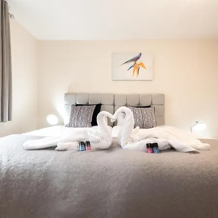 Best Price! - Huge 3 Bed 2 Bath City Centre Top Floor Apartment, Up To 10 Guests - Free Secure Parking - Smart Tv - Singles Or King Size Beds Southampton Esterno foto