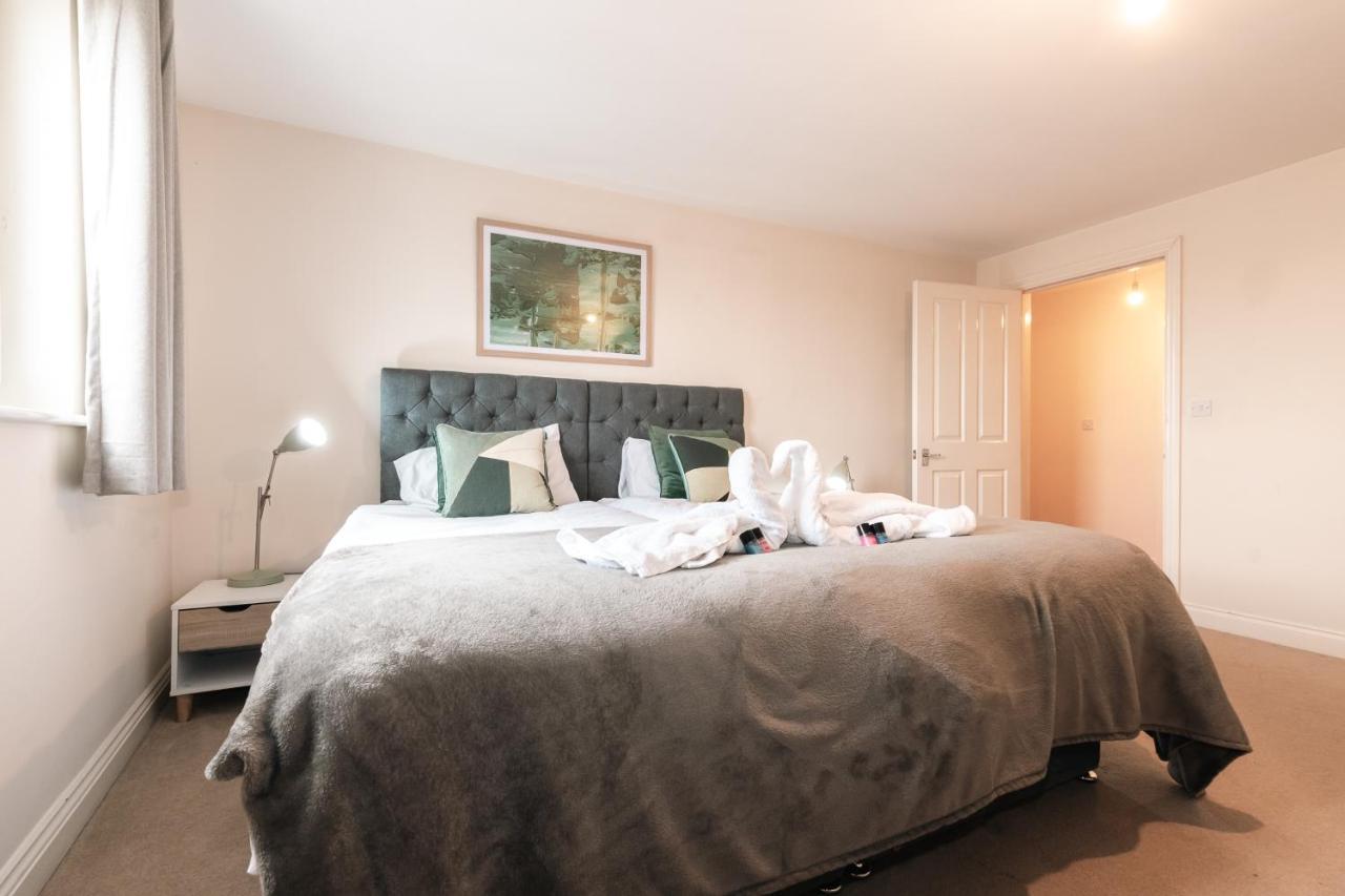Apartment Price! - Huge 3 Bed 2 Bath Centre Floor Apartment, Up To 10 Guests - Free Secure Parking - Smart Tv - Singles Or King Size Beds Southampton