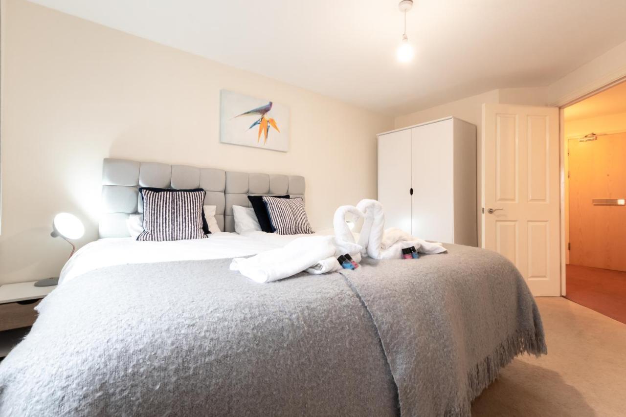 Price! - Huge 3 Bed 2 Bath Centre Floor Apartment, Up To 10 Guests - Free Secure Parking - Smart Tv - Singles Or King Size Beds Apartment Southampton