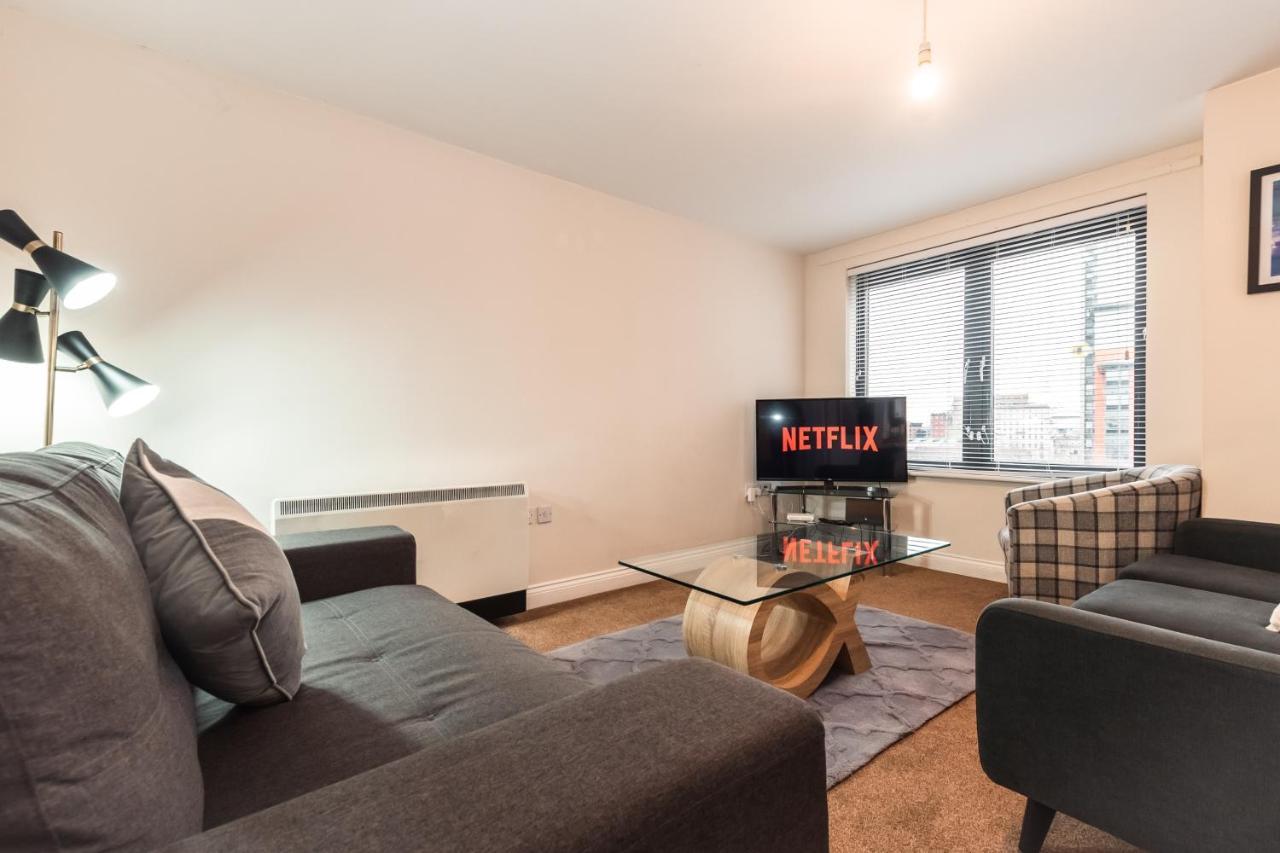 Price! - Huge 3 Bed 2 Bath Centre Floor Apartment, Up To 10 Guests - Free Secure Parking - Smart Tv - Singles Or King Size Beds Apartment Southampton