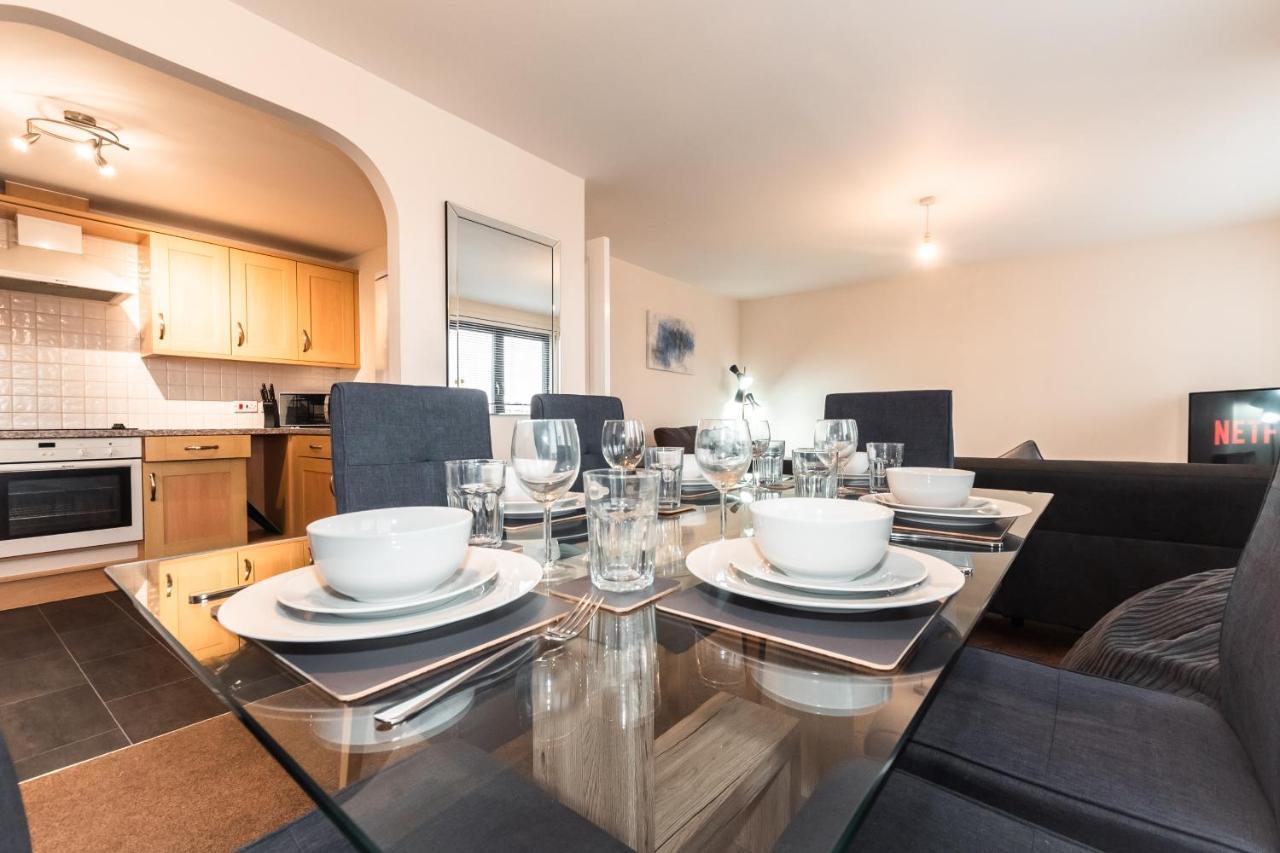 Price! - Huge 3 Bed 2 Bath Centre Floor Apartment, Up To 10 Guests - Free Secure Parking - Smart Tv - Singles Or King Size Beds Apartment Southampton